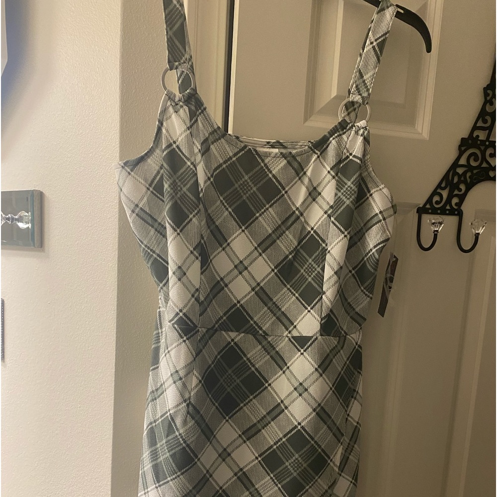NWT Women’s plaid romper